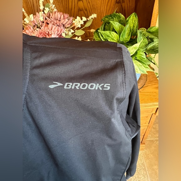 Brooks Women's Run Happy Drift Running Jacket Windbreaker - XS - Picture 5 of 12